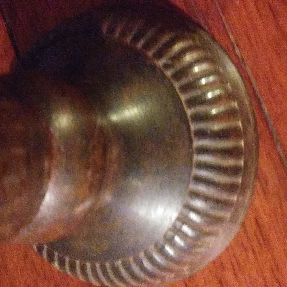 Metal vase - Picture 5 of 6